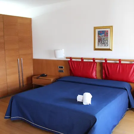 Готель Il Leon D'Oro Bari - By Farace Hotels
