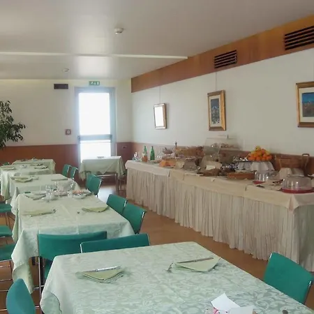 Grand Leon D'oro Hotell
